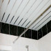 Комплект реечного потолка для ванной 'Албес' 1,35х0,9м AN85A цв. белыйс раскладкой цв. супер-хром люкс